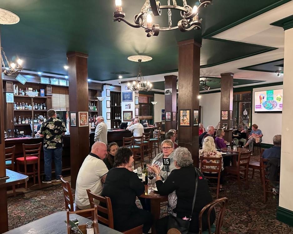 The Beaconsfield Hotel Fremantle Bagian luar foto